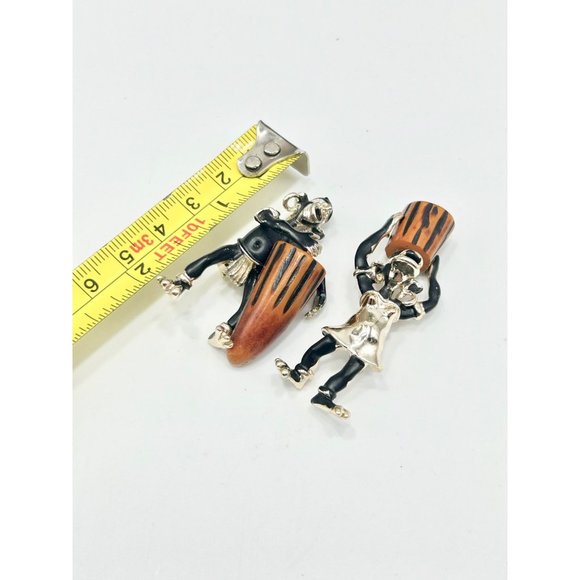 Vintage African Drummers Pins Set Of 2 Charles F. Worth Bakelite Instruments - Picture 6 of 6